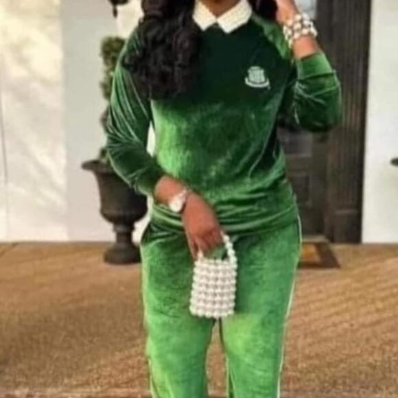 Two piece set - Picture 1 of 2